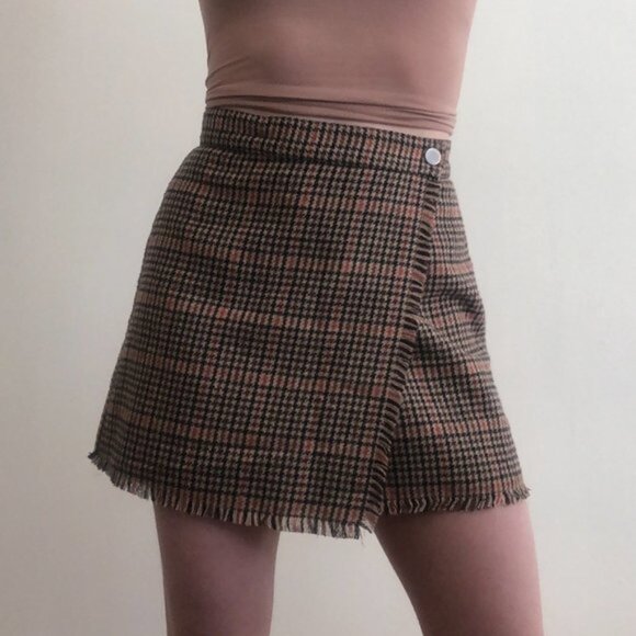 Urban Outfitters Dresses & Skirts - Urban Outfitters Plaid Houndstooth Wrap Mini Skirt